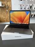 - Macbook Pro - touchbar - 256GB 16GB RAM - 2x3,5GHz i7 - late 2016 -