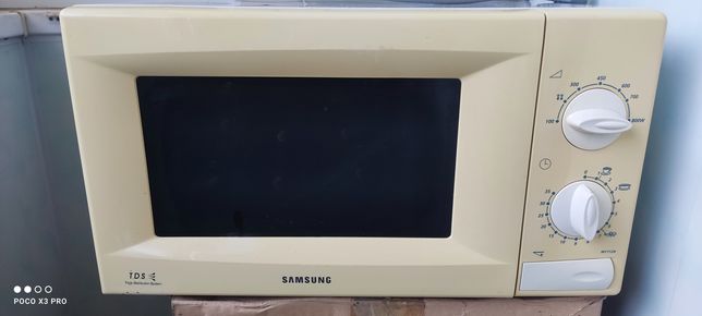Продам микроволновую печь Samsung M1712N