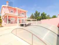 Moradia T4 Isolada com Logradouro e Piscina na Quinta de Valadares ...