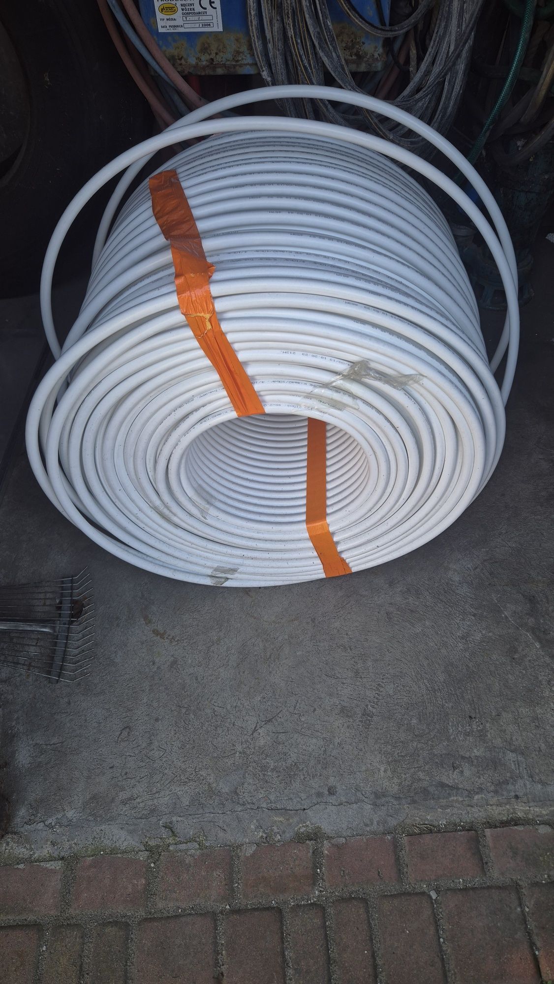 Sprzedam  Rura Pex 16x2.    470 metrów
