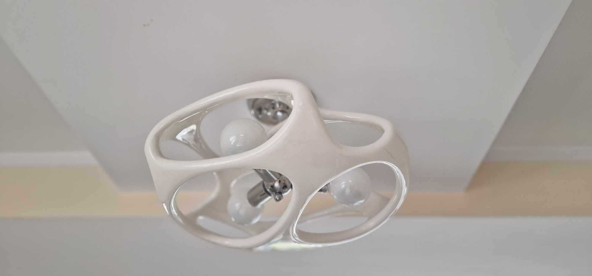 Nowoczesne białe lampy do salonu