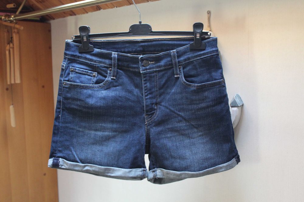 Шорты, джинсовые, Levi's, р 29, состояние новых