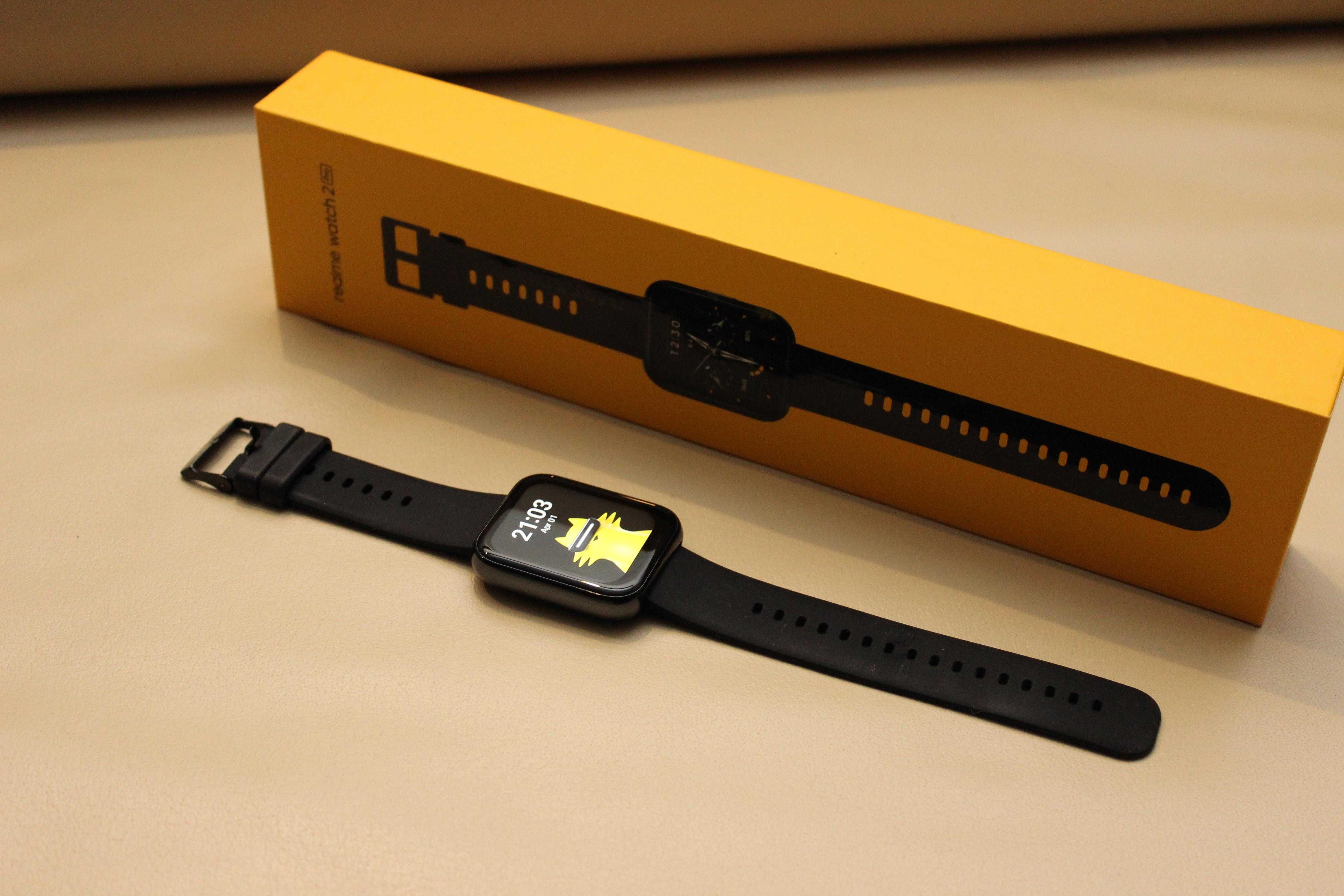 Zegarek smartwatch Realme Watch 2 PRO wraz z pudełkiem i ładowarką.