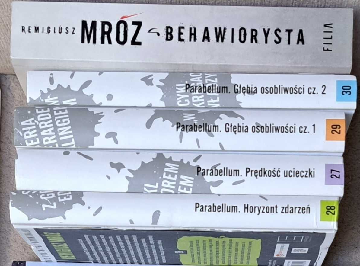 Parabellum Horyzont zdarzeń Mróz Głębia osobliwości zestaw 4 książek