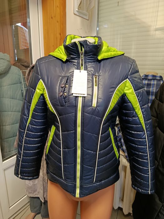 Куртка жіноча осіння