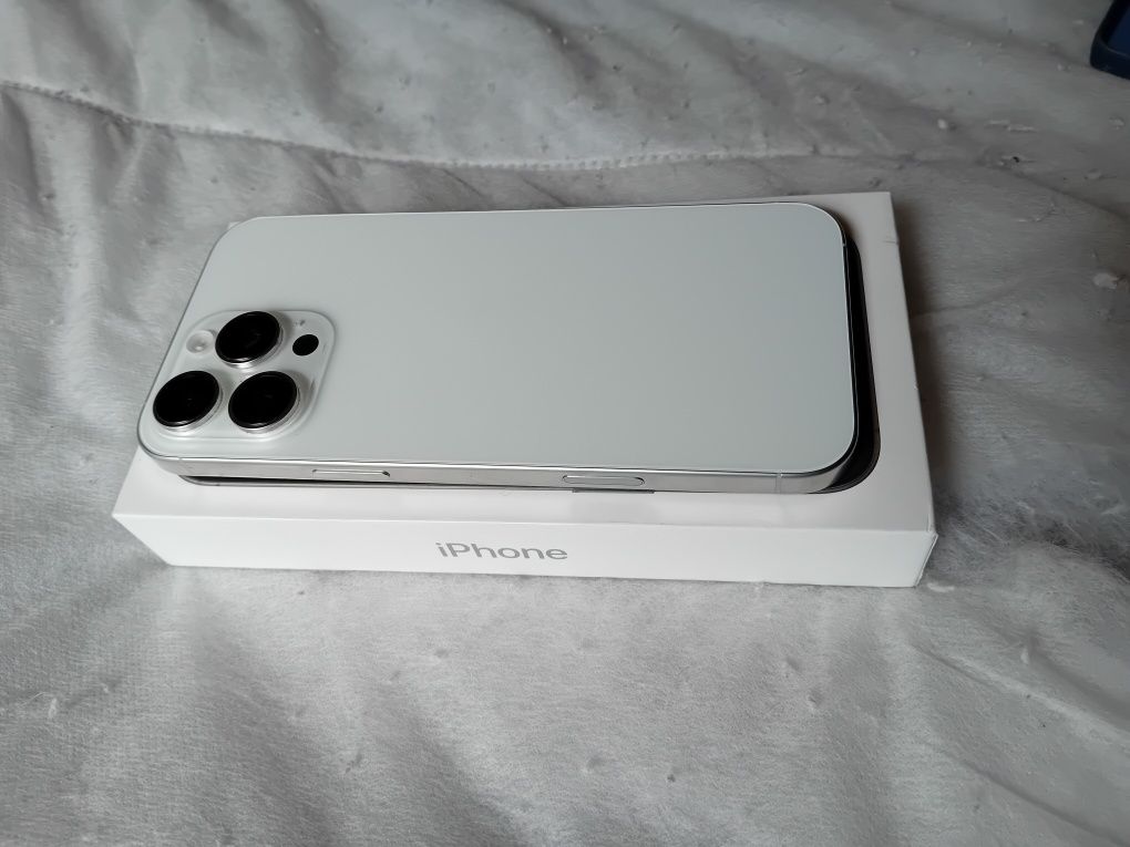 IPHONE 16 pro max