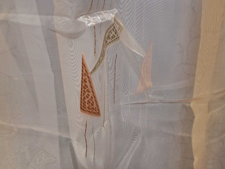 Продам тюль. 7х2,35 м