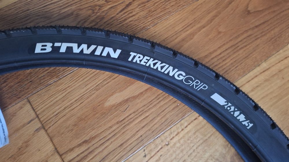 Opona btwin trekking grip 26 cali 1,75 grubosci