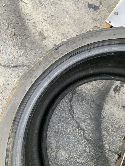 Шини 255/35 R18 пара Bridgestone зима 2023р 7,5мм