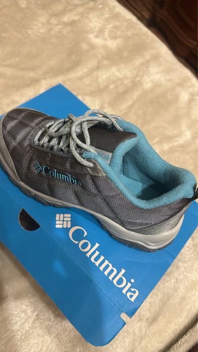 36,5 кросівки Columbia
