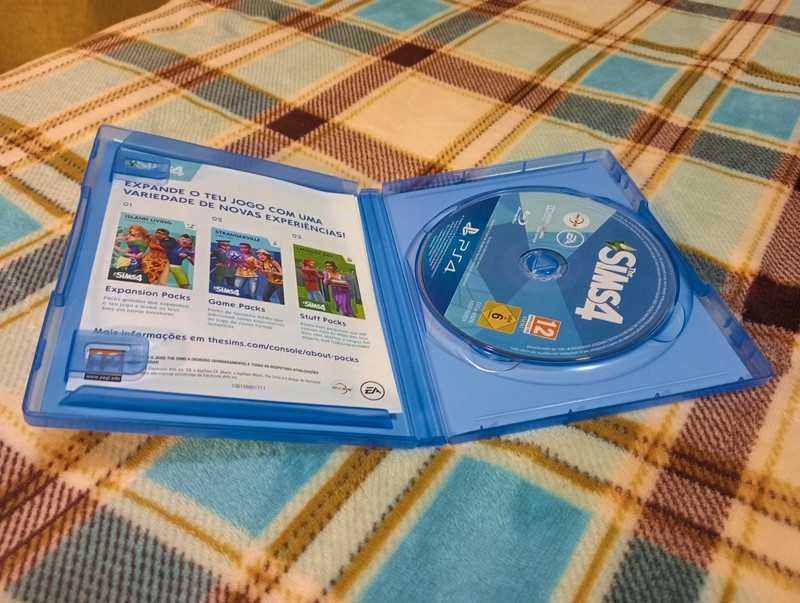 Jogo Sims  4 Ps4 como novo (usado 2 vezes)