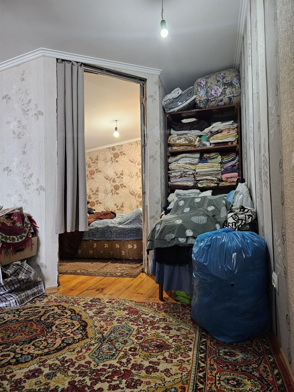 Частина будинку 2 поверхи та одне житло