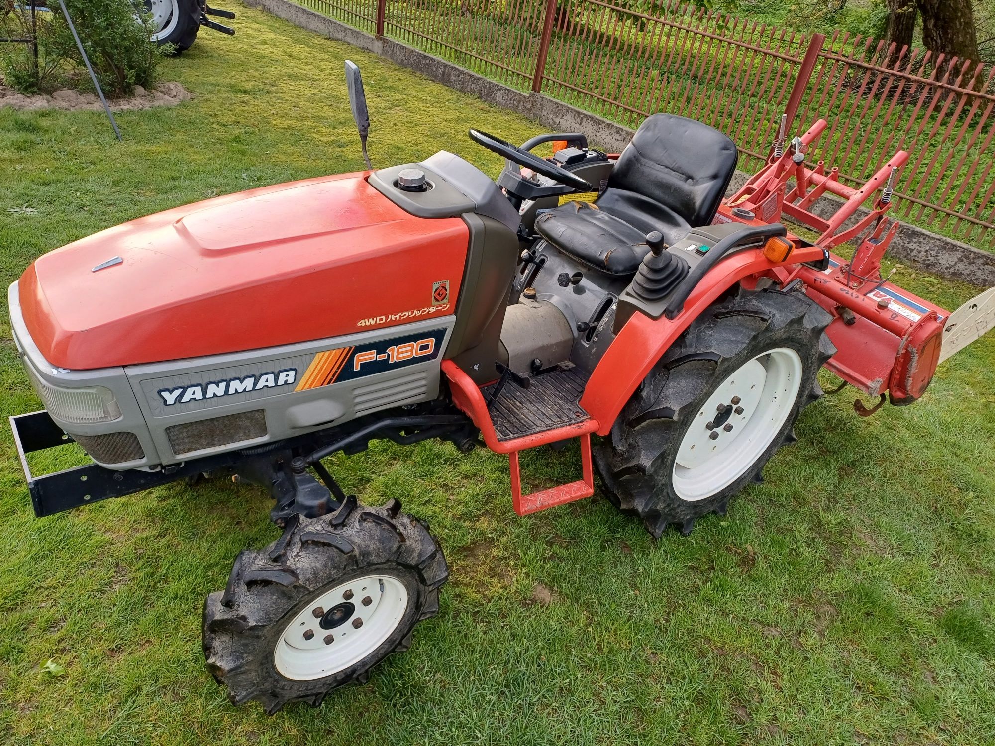 Minitraktor Yanmar F180 Kubota Iseki Hinomoto inne