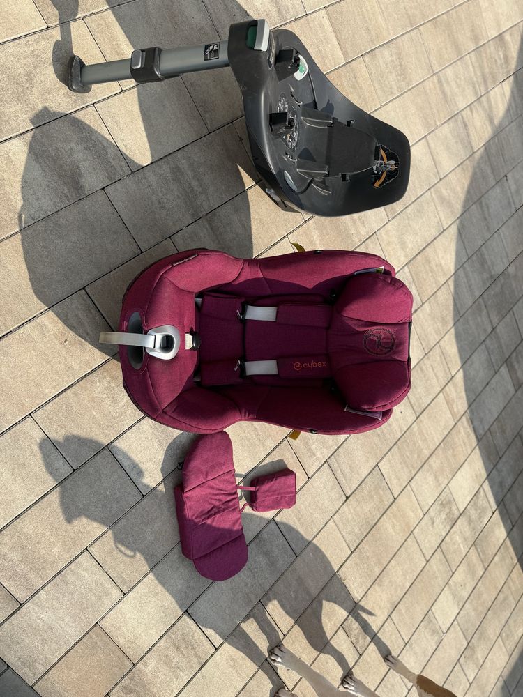 Fotelik Cybex Sirona I-size plus z bazą obrotową