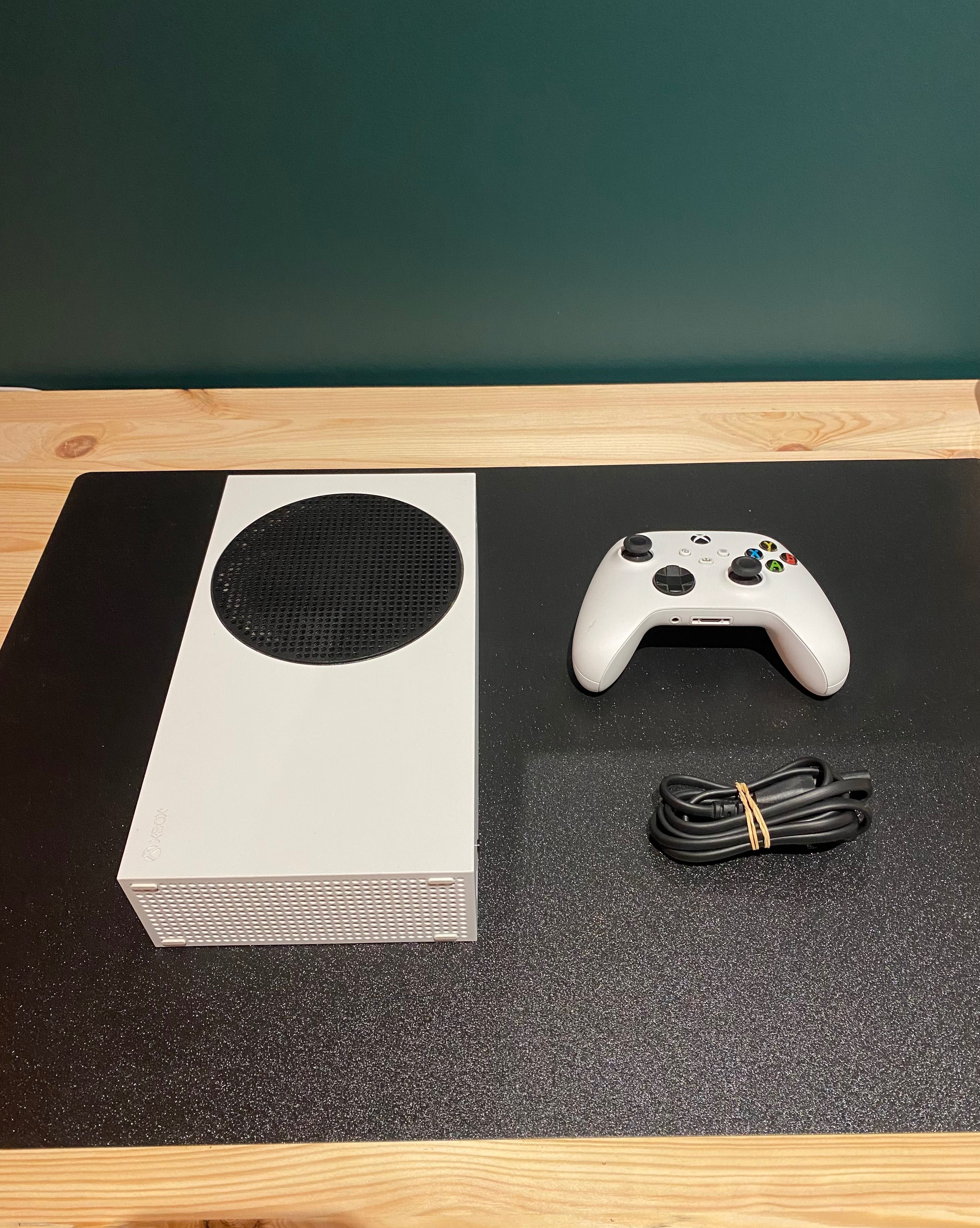 Xbox Series S + Volante Thrustmaster TMX Pro
