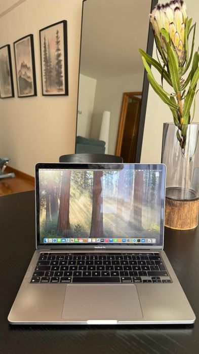MacBook Pro 13″ (Apple M1, 2020) com Touch Bar, 16 GB RAM, 512 GB SSD