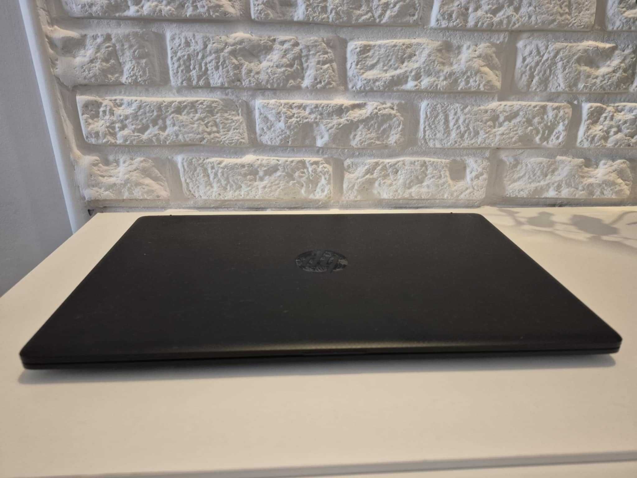 Duży 17` HP  IntelSilver/12GbDDR/SSD256/NowaBateria