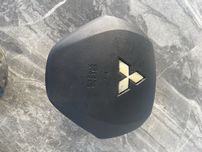Кришка накладка заглушка руль airbag емблема outlander mitsubishi asx