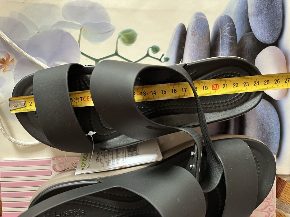 Сандалі босоніжки crocs нові 38 р