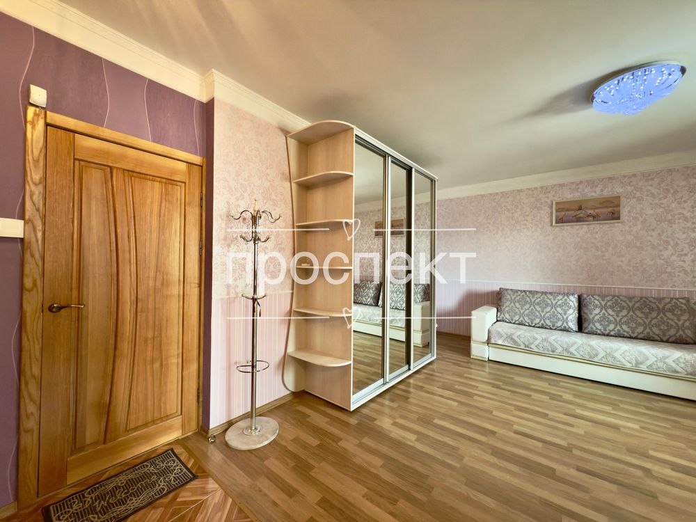 Продаж 1 кімн. квартири з ремонтом вул. Воскресенська ( Центр).