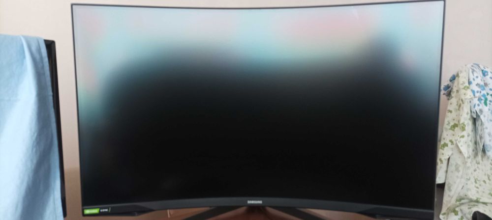 Монітор Samsung Odyssey G7 битий