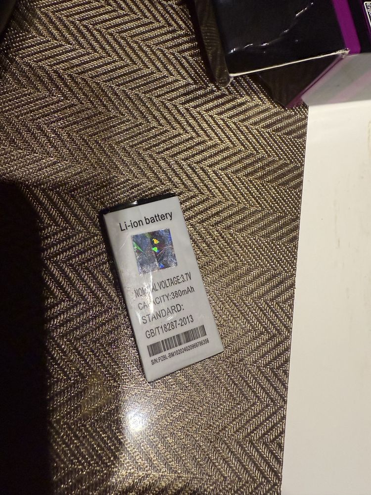 Mini telefon na dwie karty sim
