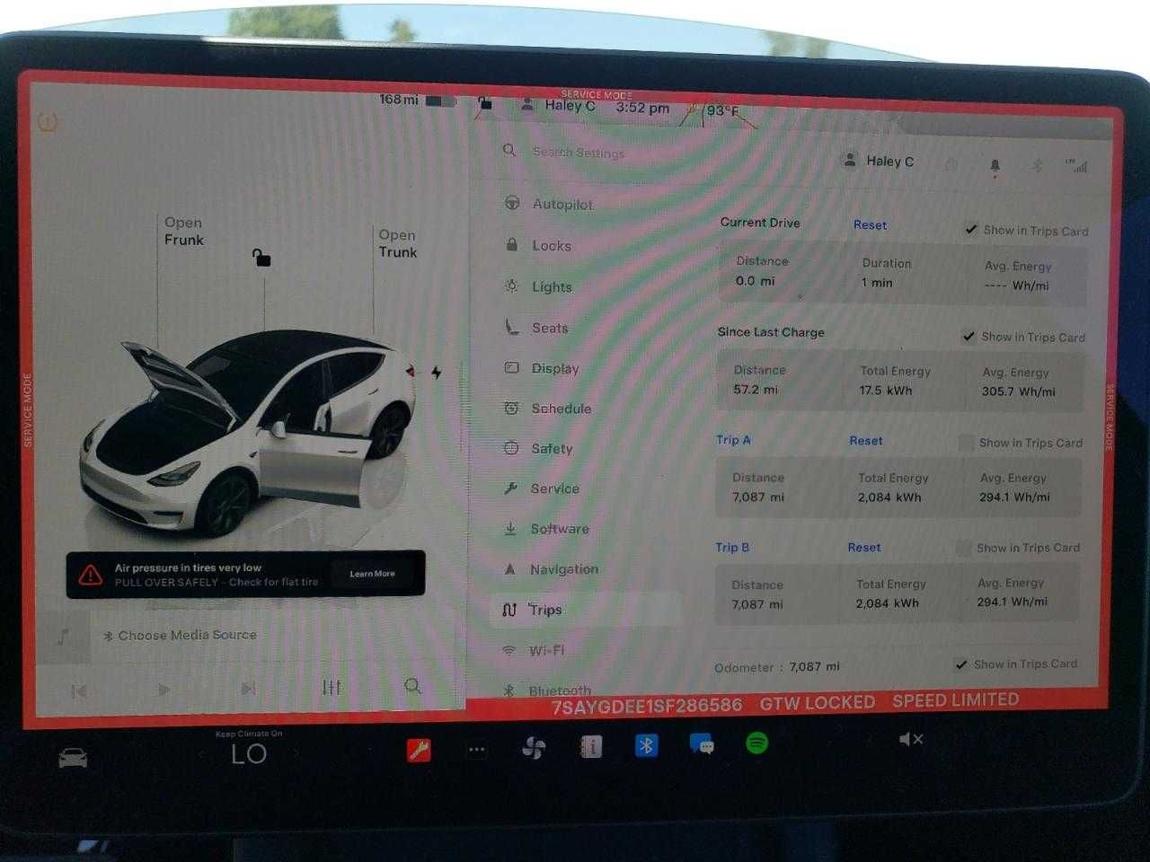 tesla model Y 2025