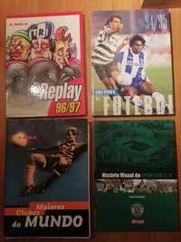 Livros  da história do futebol.