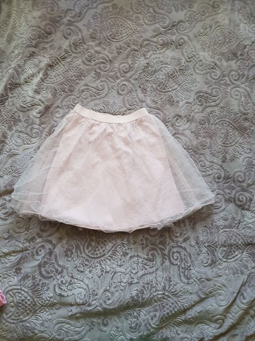 Różowa spodnica tiulowa w male groszki, kropki Mohito 140-146