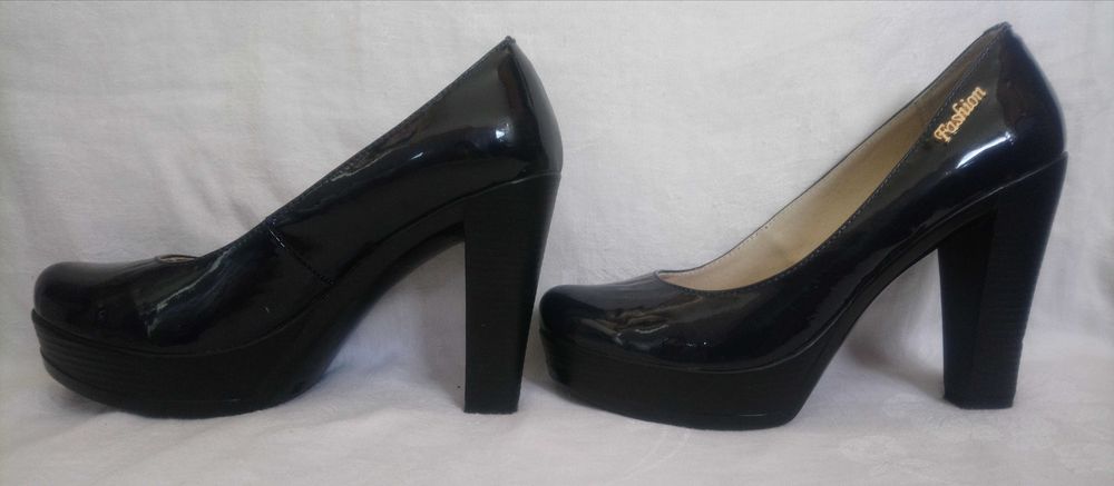 Туфлі темно-сині лакові р.39 підбор і платформа, бренд Fiore Gold