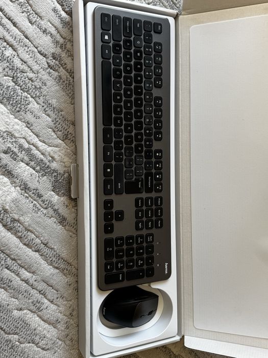 Zestaw bezpiewodowy HMA KMW-700 klawiatura+ mysz