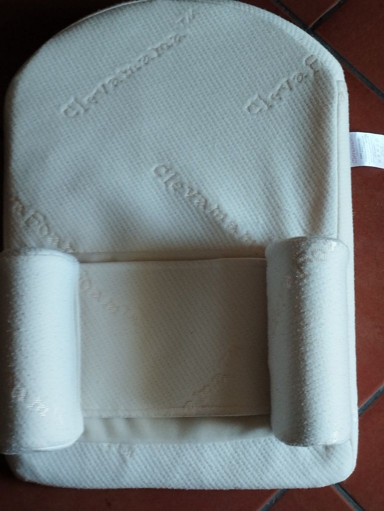 posicionador de sono para bebés, especificamente um ClevaSleep® Colchã