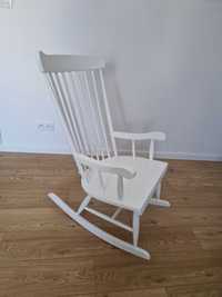Fotel bujany drewniany patyczak biały krzesło bujane