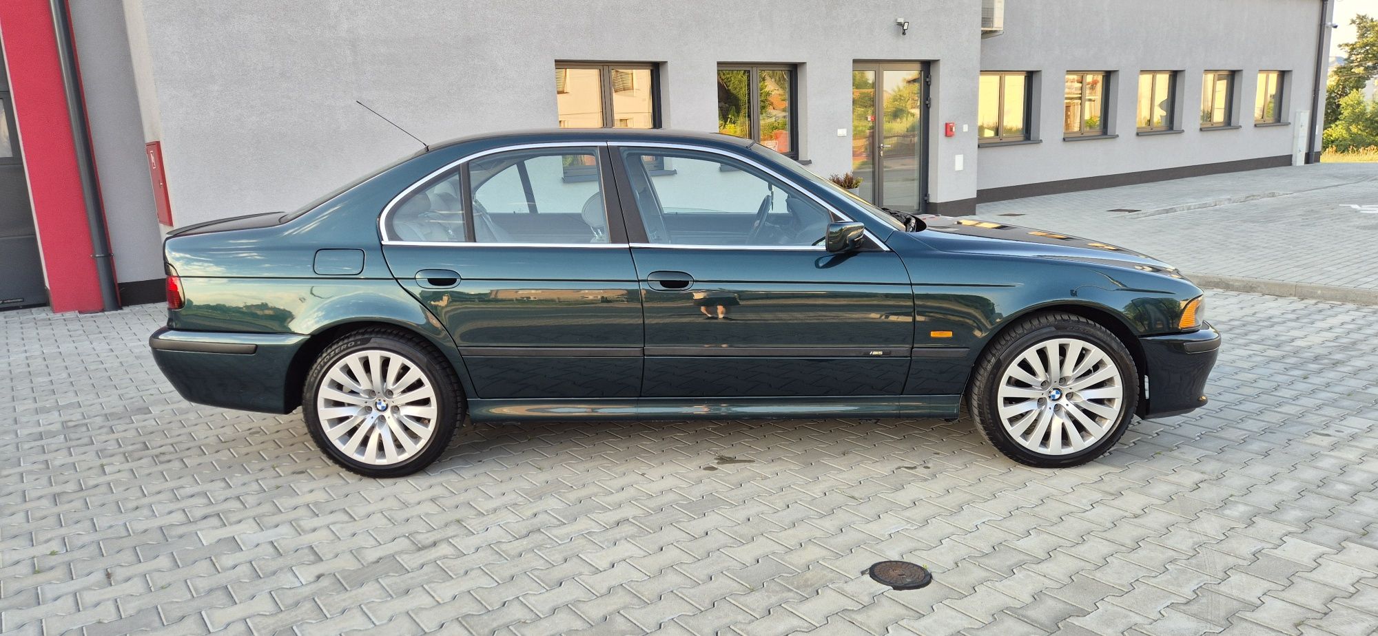 BMW E39 2.8i + LPG Mpakiet sportsitze klima alu 18"