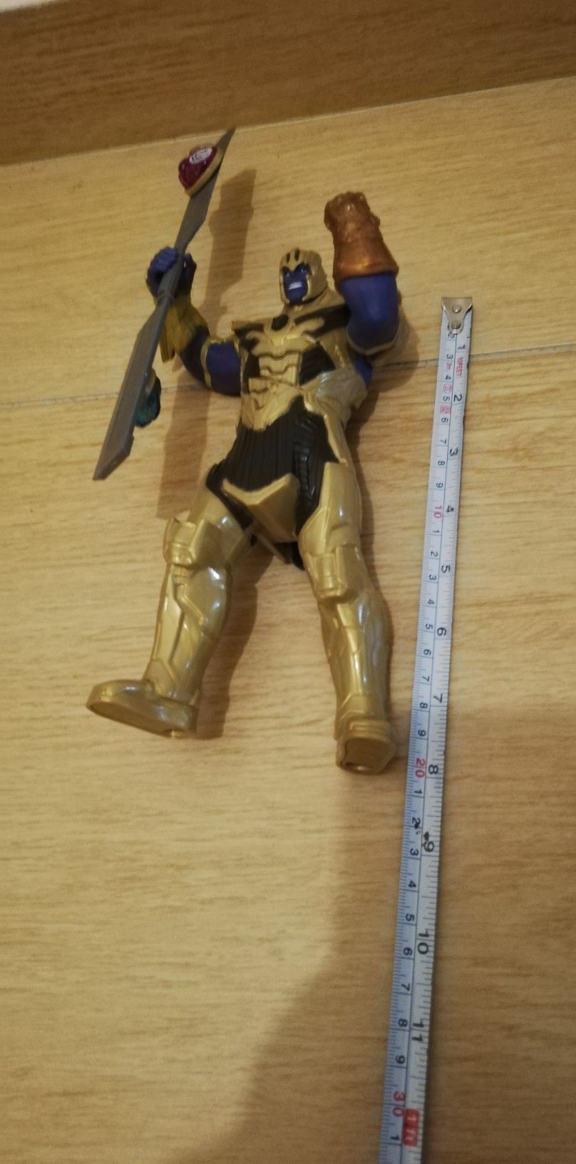 Figura ação Thanos tamanho 20 cm