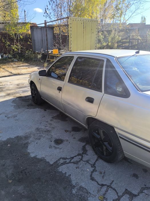 Автомобіль Део Нексія