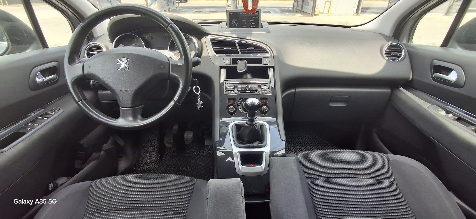 Продам Peugeot 5008 1,6 дизель МКПП.