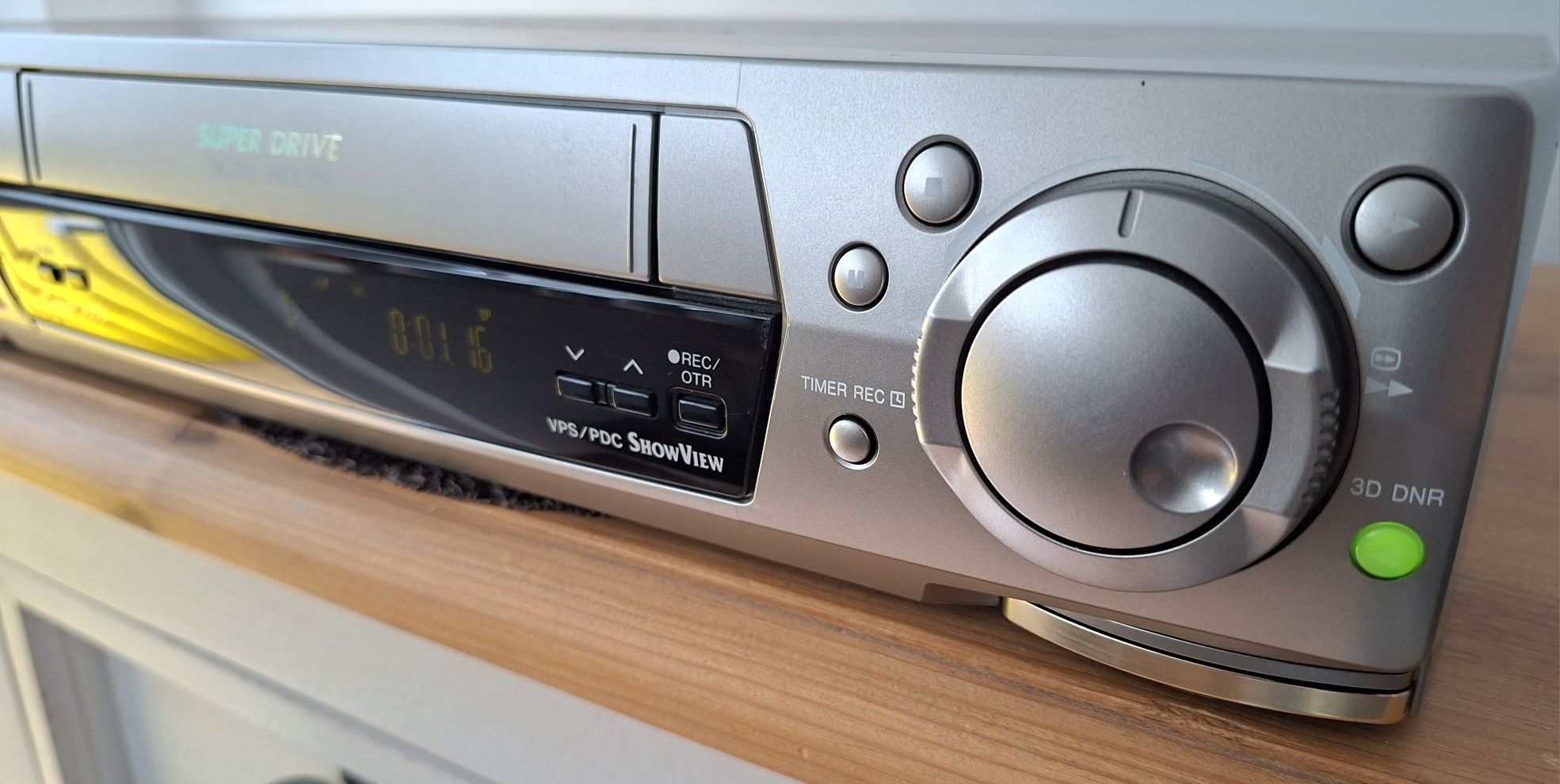 Panasonic magnetowid S-VHS NV-HS850 + pilot oryginalny