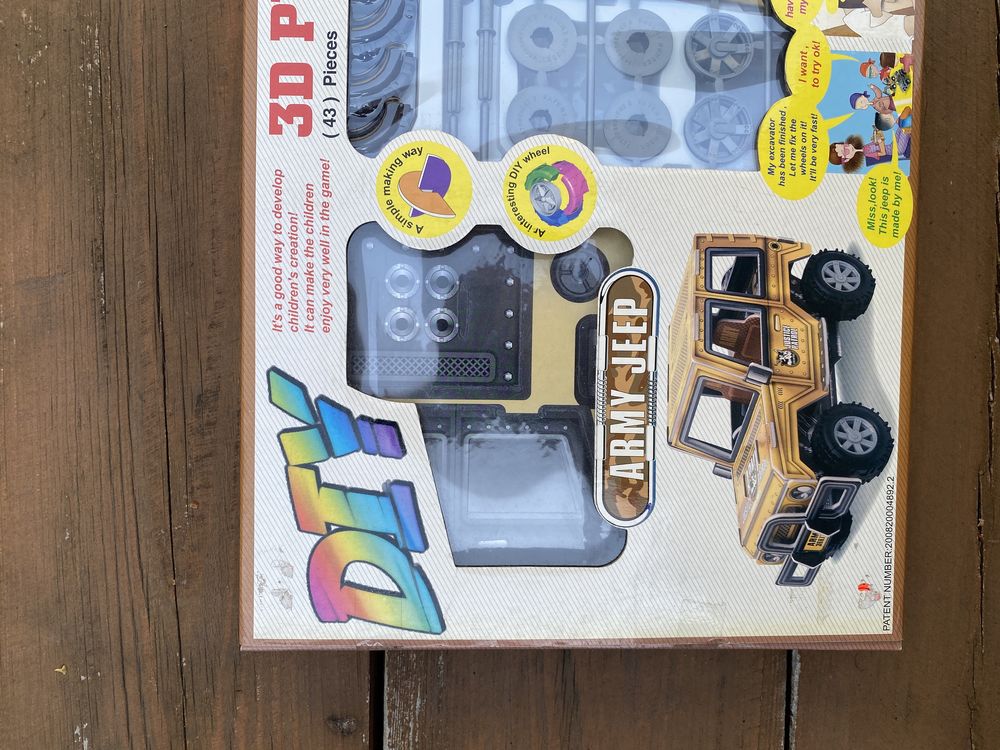 NOWE Puzzle 3D 43 elementy wojskowy samochód army jeep