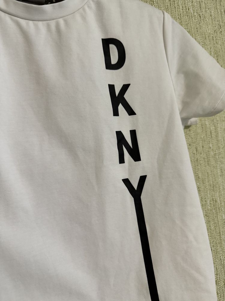 Футболка XS DKNY оригінал