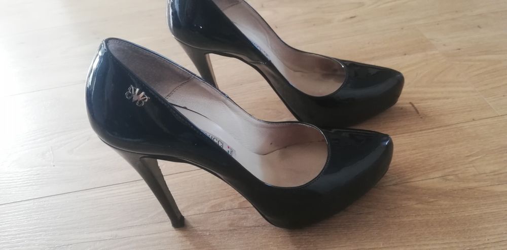 Buty szpilki czarne lakierowane