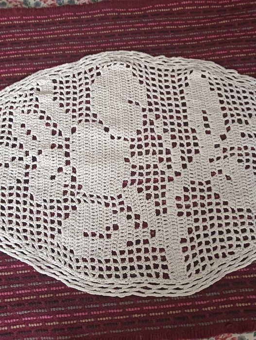 Naperon de Renda Crochet branco motivo flor 65x42cm