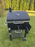 Grill weglowy z żeliwnym rusztem