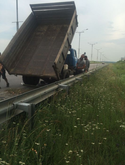 Вивезення сміття, будівельних відходів та вантажні перевезення