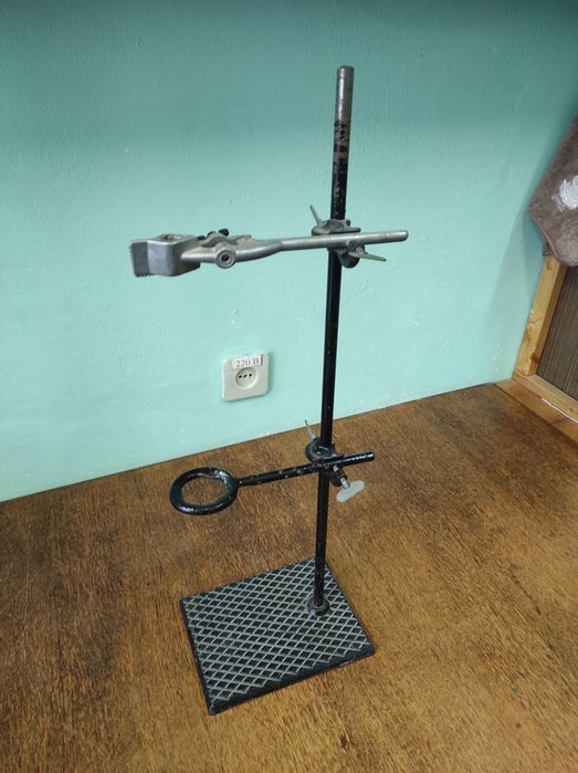 Лабораторні штативи