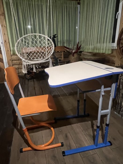 Дитяча парта і дошка( комплект)