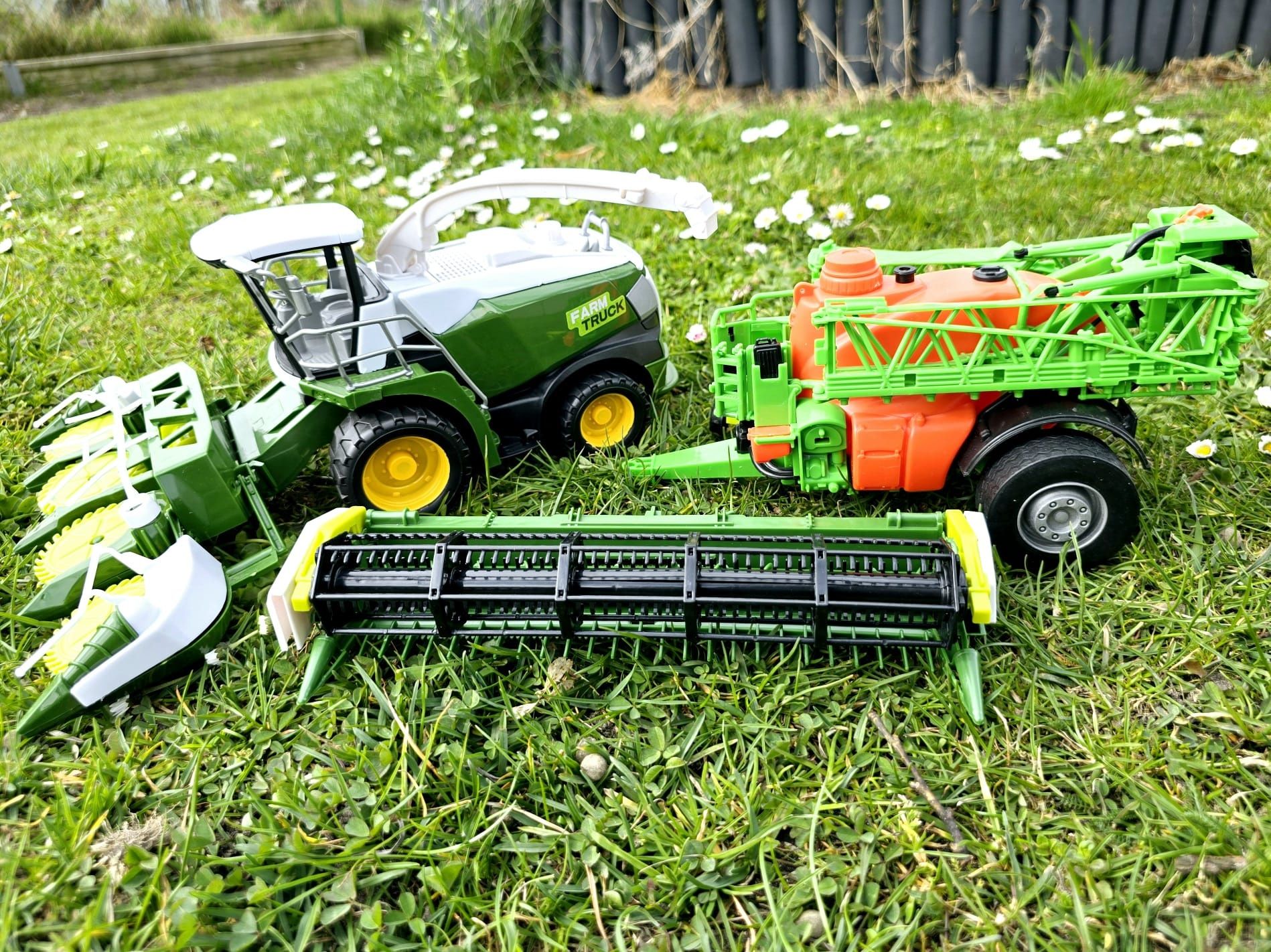 Zestaw dla małego rolnika Kombajn z maszynami rolniczymi nowy