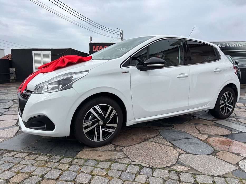 Peugeot 208 1.2 PureTech GT Line