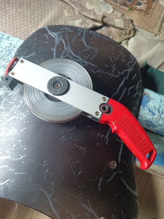 Рулетка на барабані сталева 50м.