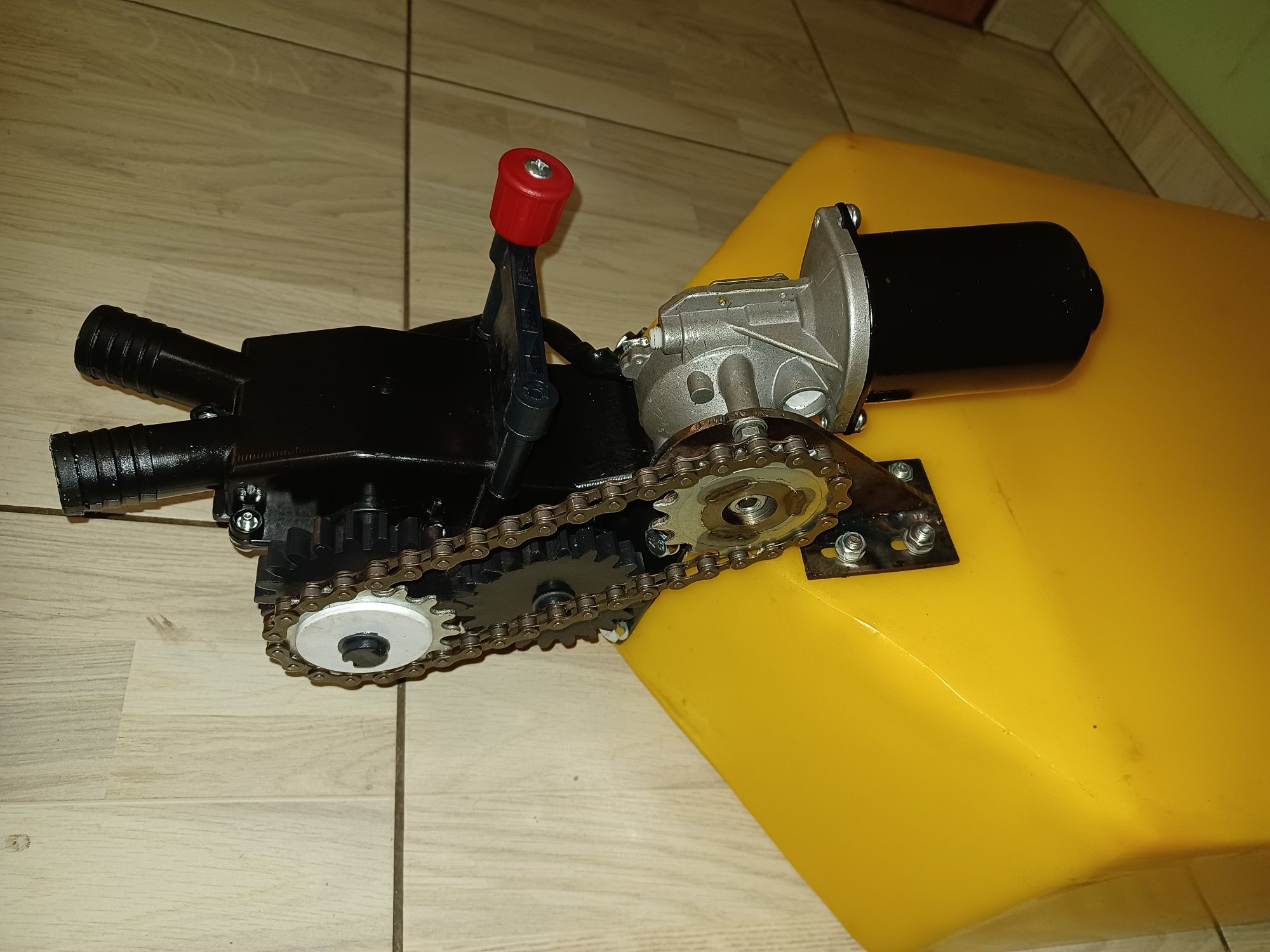 Dozownik do nawozu elektryczny